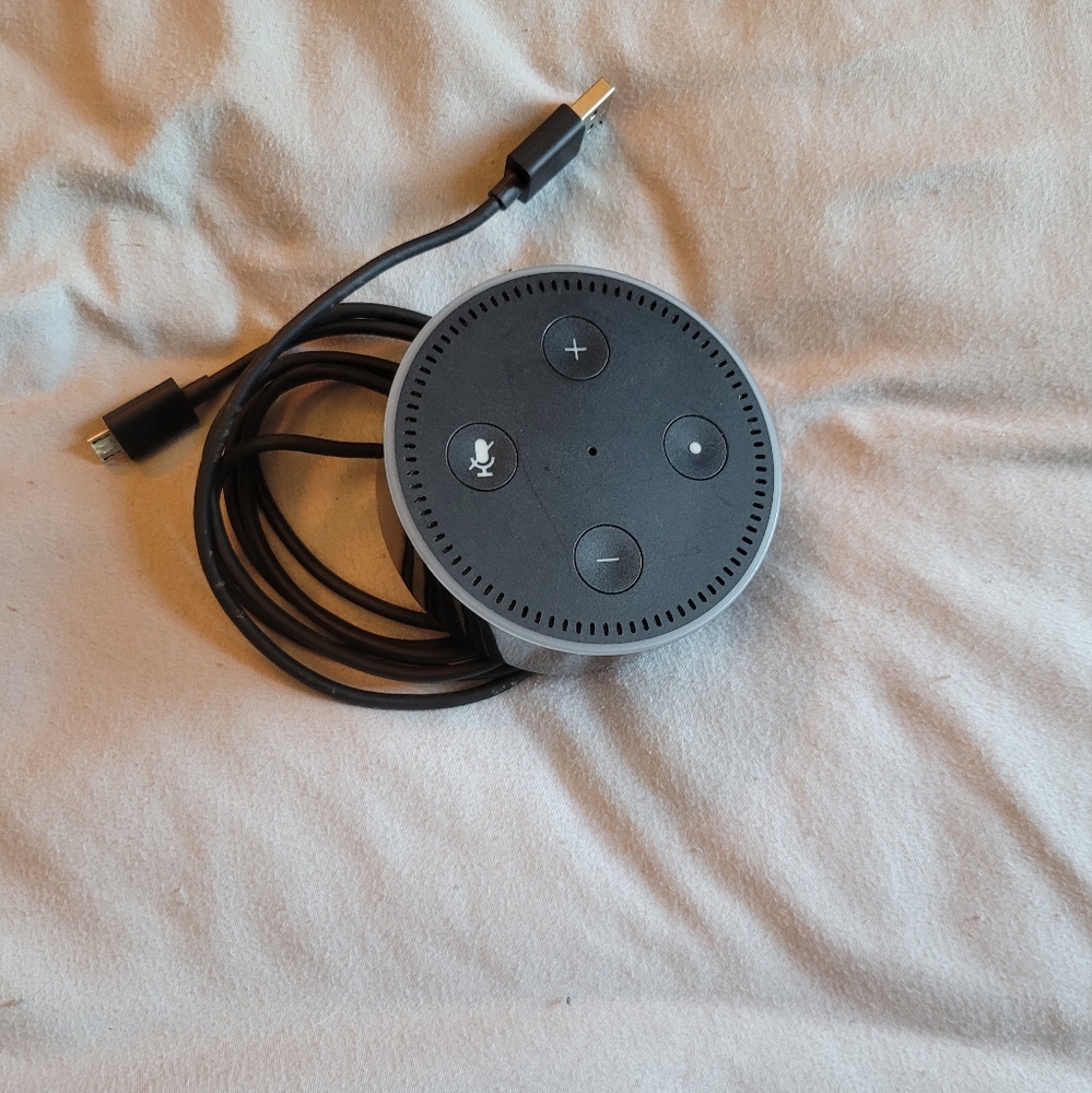 alexa echo dot With Cable